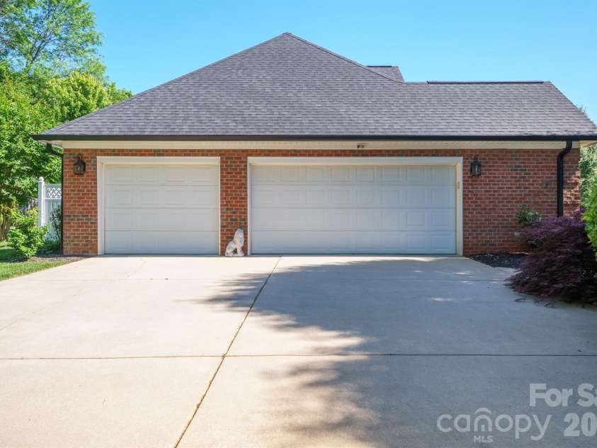 5639 Gristmill Lane, Mint Hill, NC 28227.  MLS# CAR4382231, YatesRealty ID 22628. 