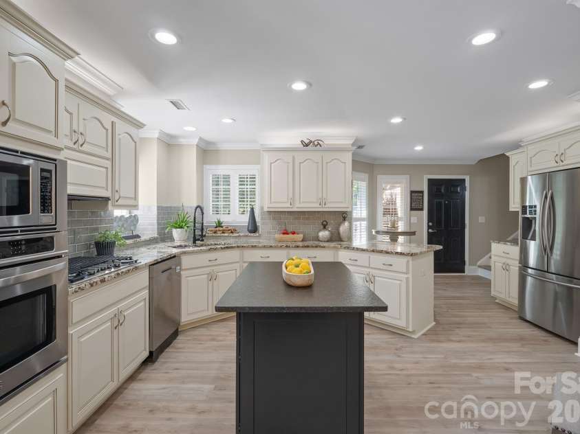 5639 Gristmill Lane, Mint Hill, NC 28227.  MLS# CAR4382231, YatesRealty ID 22628. 