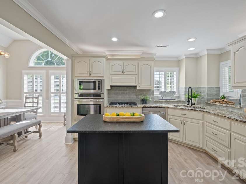 5639 Gristmill Lane, Mint Hill, NC 28227.  MLS# CAR4382231, YatesRealty ID 22628. 