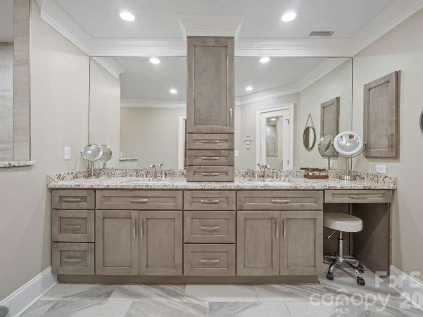 5639 Gristmill Lane, Mint Hill, NC 28227.  MLS# CAR4382231, YatesRealty ID 22628. 