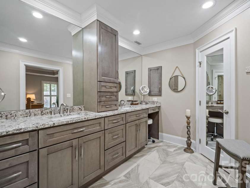 5639 Gristmill Lane, Mint Hill, NC 28227.  MLS# CAR4382231, YatesRealty ID 22628. 