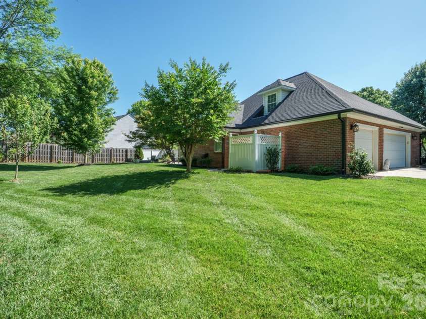 5639 Gristmill Lane, Mint Hill, NC 28227.  MLS# CAR4382231, YatesRealty ID 22628. 