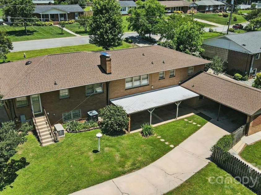 900 Nance Street, Kannapolis, NC 28083.  MLS# CAR4272286, YatesRealty ID 22628. 