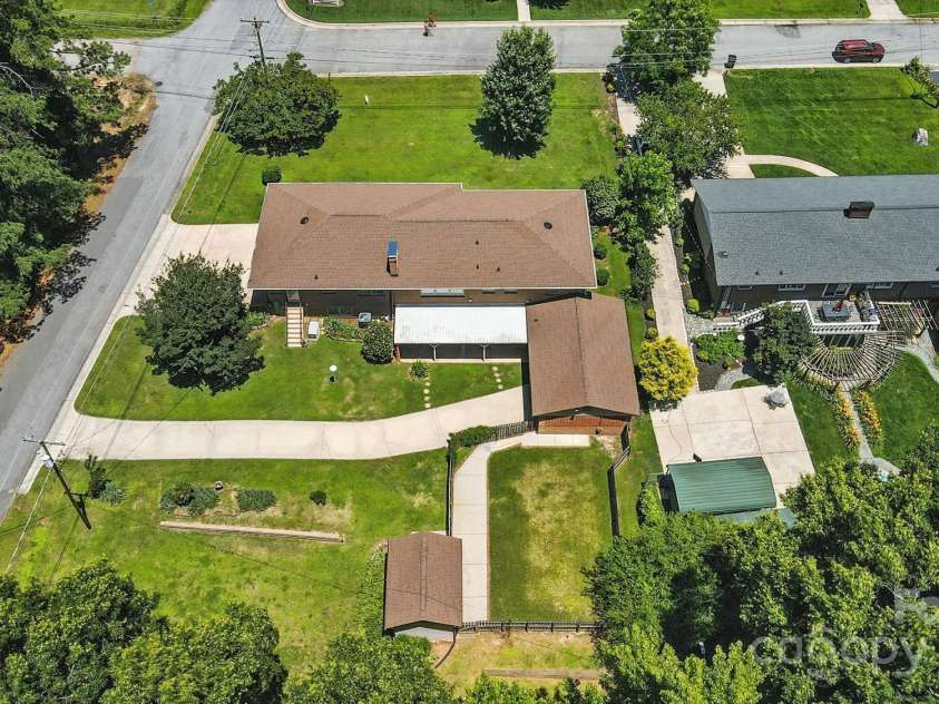 900 Nance Street, Kannapolis, NC 28083.  MLS# CAR4272286, YatesRealty ID 22628. 