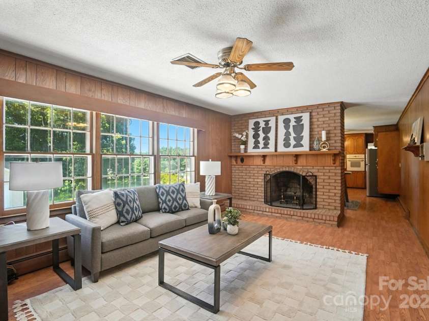 900 Nance Street, Kannapolis, NC 28083.  MLS# CAR4272286, YatesRealty ID 22628. 