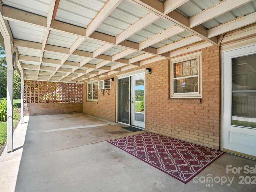 900 Nance Street, Kannapolis, NC 28083.  MLS# CAR4272286, YatesRealty ID 22628. 