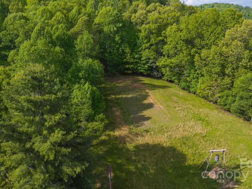 559 Mouth Of Silas Creek Road, Lansing, NC 28643.  MLS# CAR4263393, YatesRealty ID 22629. 