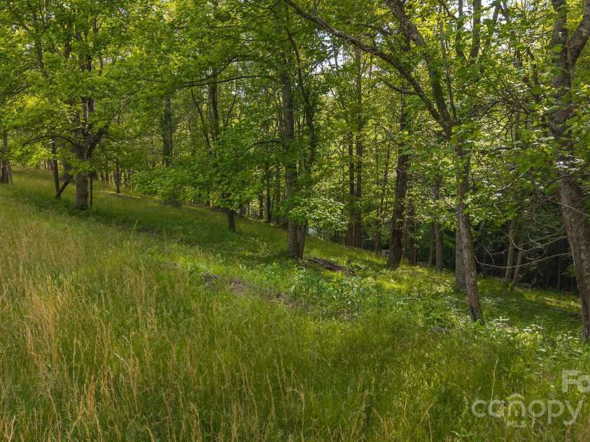 559 Mouth Of Silas Creek Road, Lansing, NC 28643.  MLS# CAR4263393, YatesRealty ID 22629. 