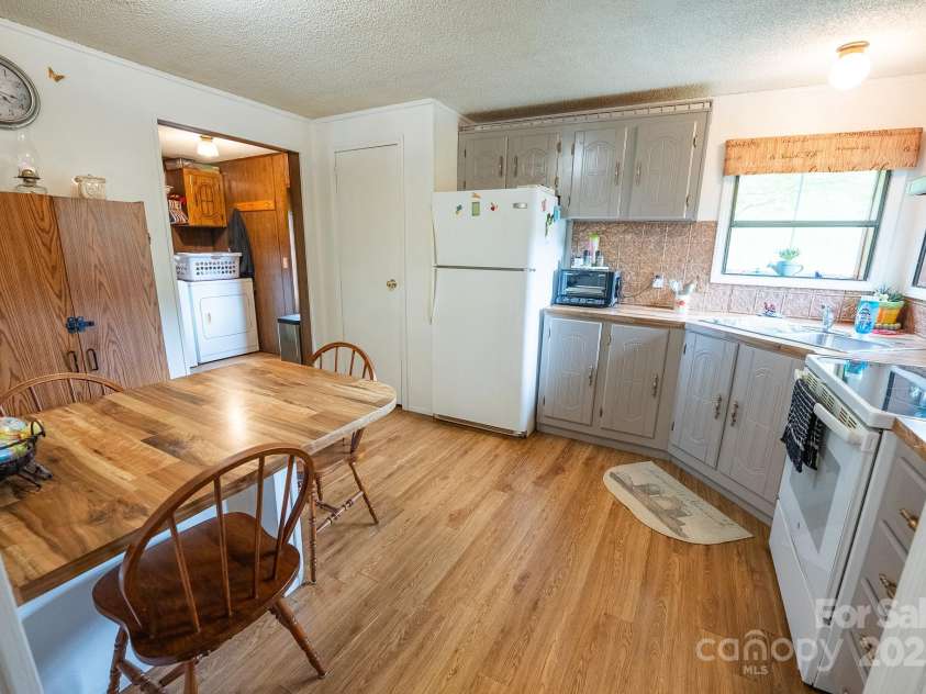 559 Mouth Of Silas Creek Road, Lansing, NC 28643.  MLS# CAR4263393, YatesRealty ID 22629. 