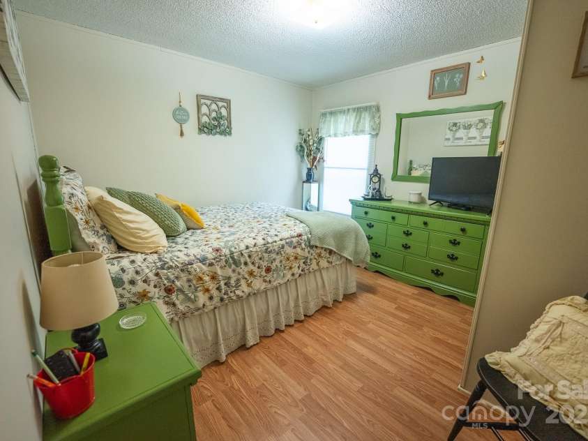 559 Mouth Of Silas Creek Road, Lansing, NC 28643.  MLS# CAR4263393, YatesRealty ID 22629. 