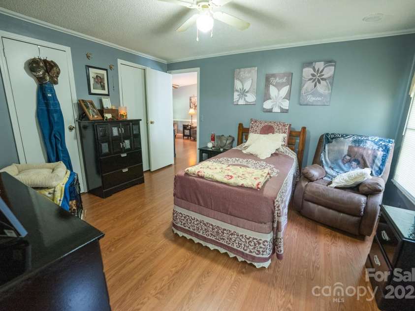 559 Mouth Of Silas Creek Road, Lansing, NC 28643.  MLS# CAR4263393, YatesRealty ID 22629. 