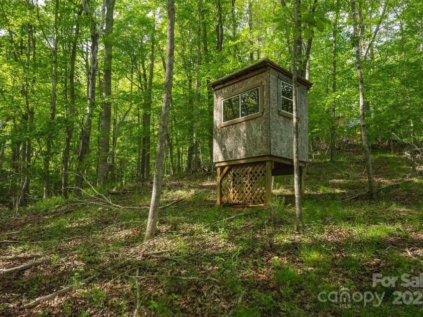 559 Mouth Of Silas Creek Road, Lansing, NC 28643.  MLS# CAR4263393, YatesRealty ID 22629. 