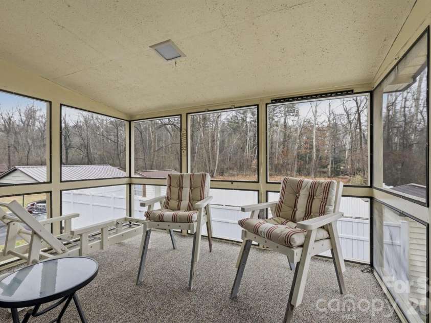 902 Meadowood Drive, Lenoir, NC 28645.  MLS# CAR4331288, YatesRealty ID 22629. 