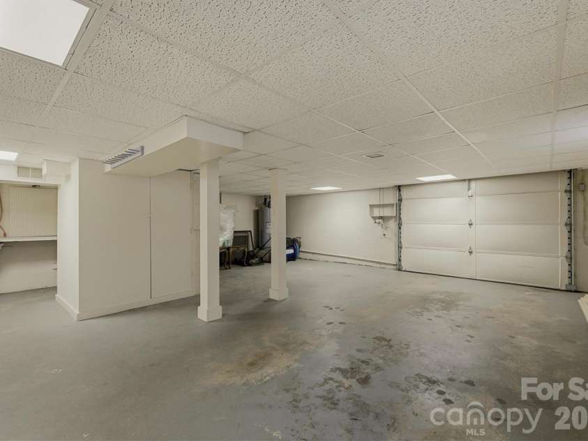 902 Meadowood Drive, Lenoir, NC 28645.  MLS# CAR4331288, YatesRealty ID 22629. 