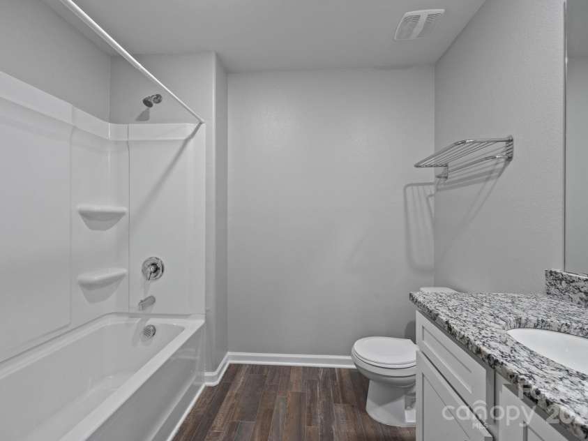 163 Kipling Lane, Kings Mountain, NC 28086.  MLS# CAR4311069, YatesRealty ID 2263. Guest bath