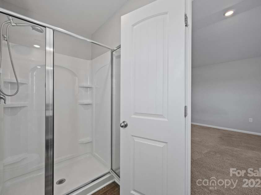 163 Kipling Lane, Kings Mountain, NC 28086.  MLS# CAR4311069, YatesRealty ID 2263. Large primary shower