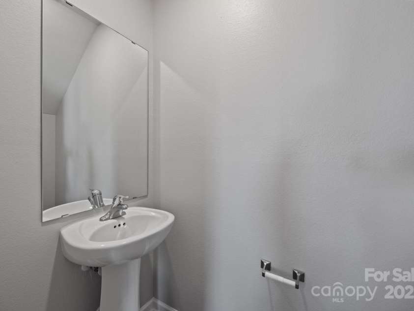163 Kipling Lane, Kings Mountain, NC 28086.  MLS# CAR4311069, YatesRealty ID 2263. Powder room