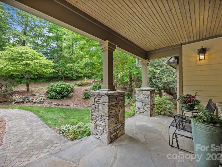 278 High Road Overlook, Hendersonville, NC 28739.  MLS# CAR4258302, YatesRealty ID 22630. 