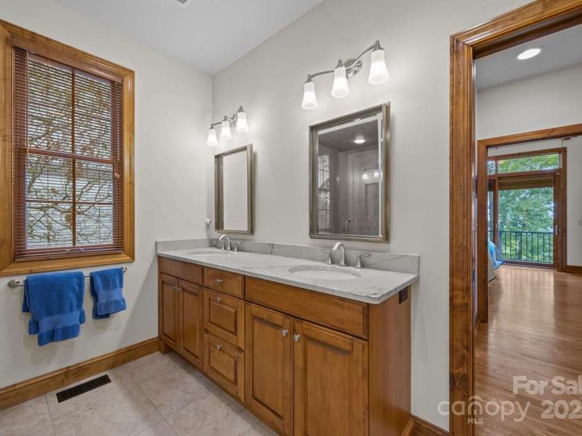 278 High Road Overlook, Hendersonville, NC 28739.  MLS# CAR4258302, YatesRealty ID 22630. 