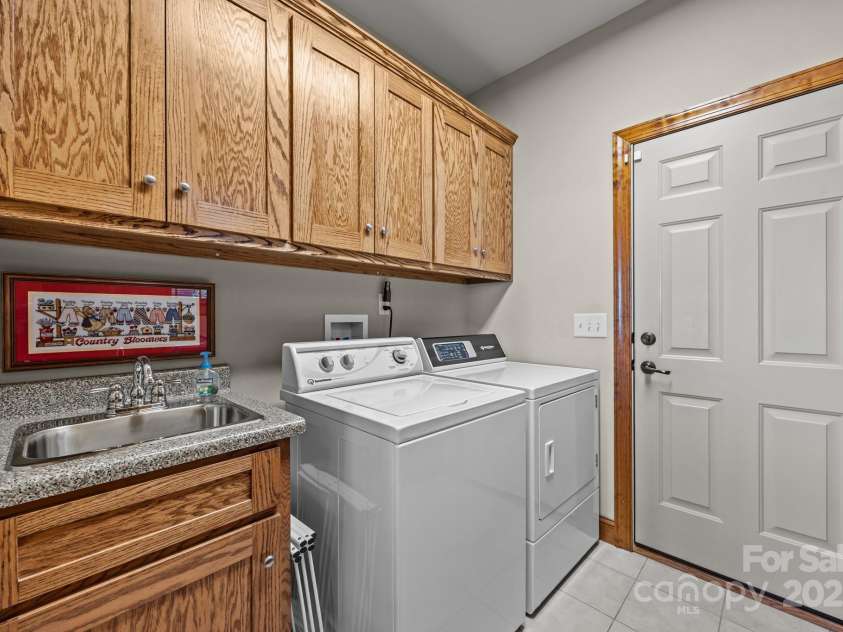 278 High Road Overlook, Hendersonville, NC 28739.  MLS# CAR4258302, YatesRealty ID 22630. 