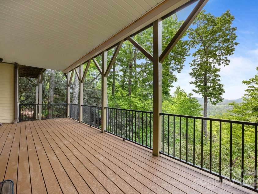 278 High Road Overlook, Hendersonville, NC 28739.  MLS# CAR4258302, YatesRealty ID 22630. 