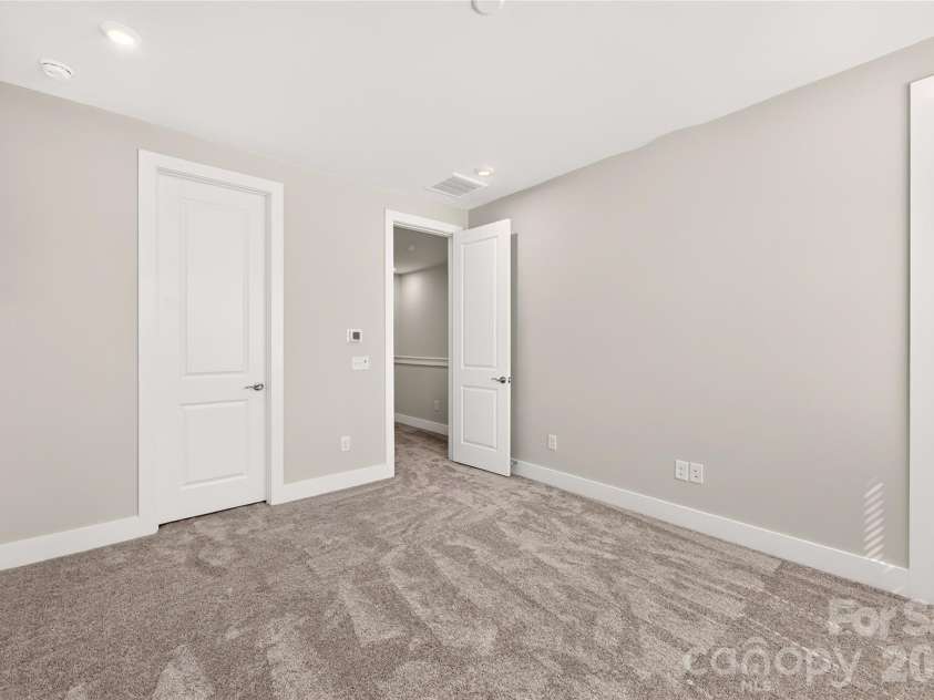 1530 Levy Way, Charlotte, NC 28205.  MLS# CAR4318066, YatesRealty ID 22632. 9-Foot Ceilings & 8-Foot Doors
