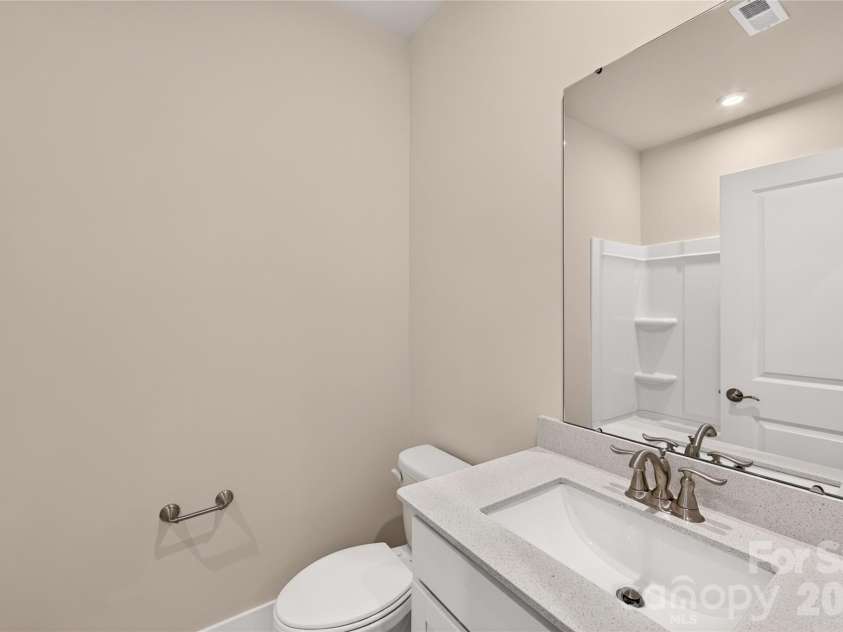 1530 Levy Way, Charlotte, NC 28205.  MLS# CAR4318066, YatesRealty ID 22632. En-Suite Bathroom