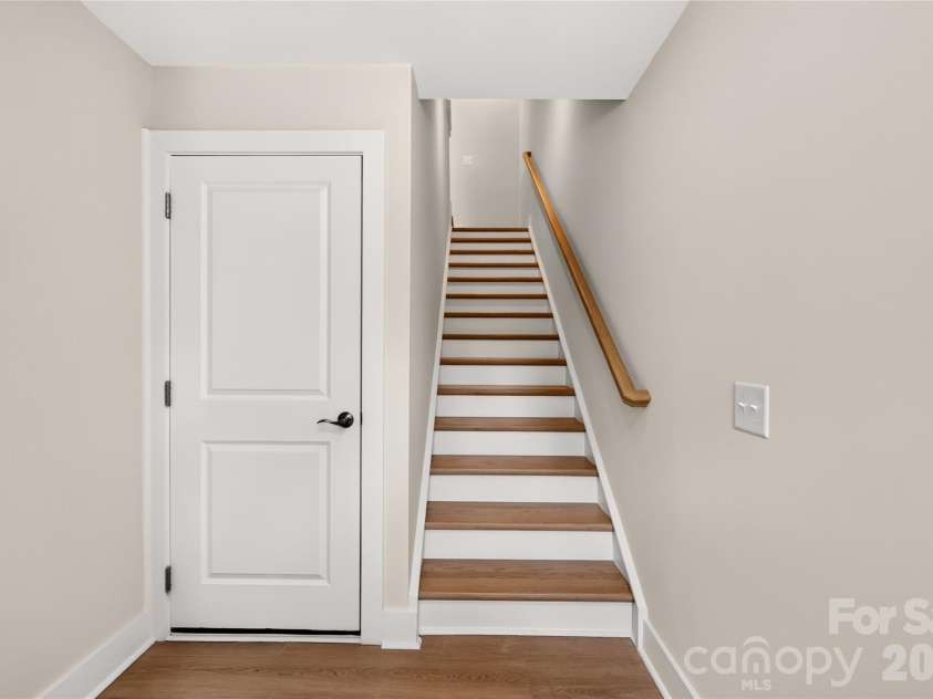 1530 Levy Way, Charlotte, NC 28205.  MLS# CAR4318066, YatesRealty ID 22632. Oak Box Stairs