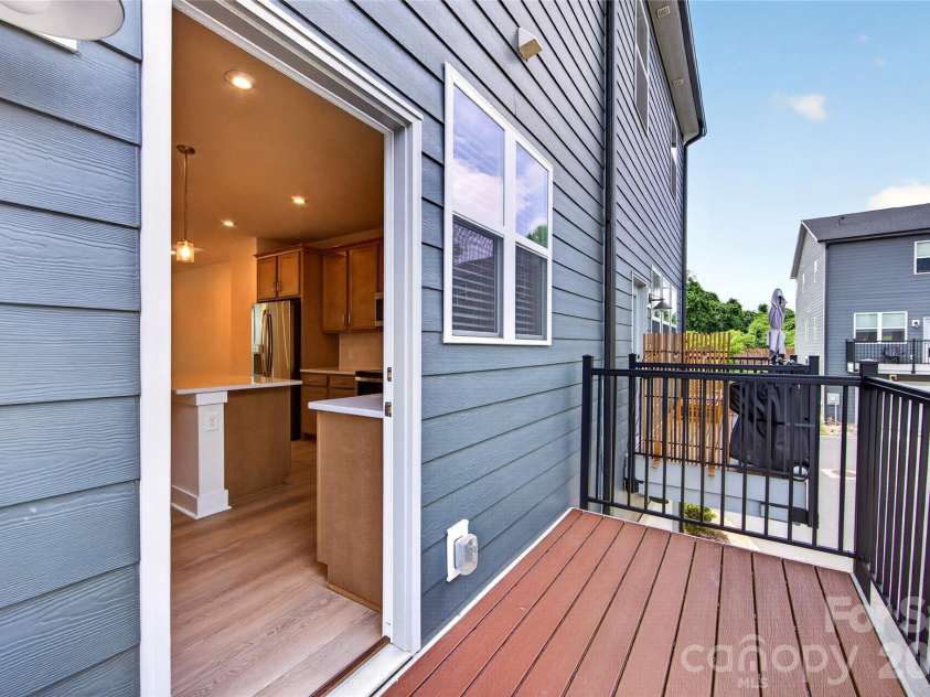 1530 Levy Way, Charlotte, NC 28205.  MLS# CAR4318066, YatesRealty ID 22632. Outdoor Living on Second Floor