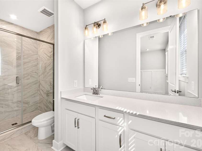1530 Levy Way, Charlotte, NC 28205.  MLS# CAR4318066, YatesRealty ID 22632. Oversized Walk-In Shower