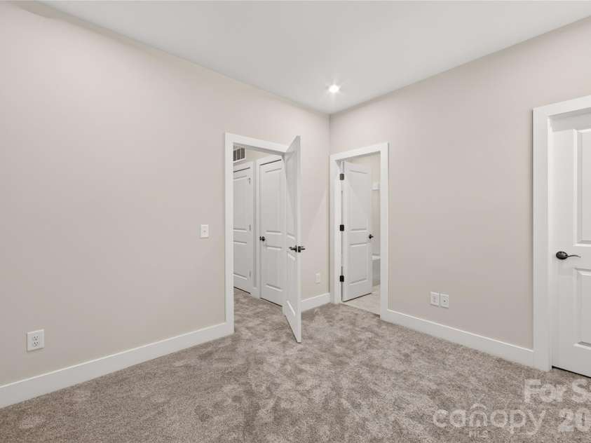 1530 Levy Way, Charlotte, NC 28205.  MLS# CAR4318066, YatesRealty ID 22632. Second Bedroom with En-Suite Bath and Closet
