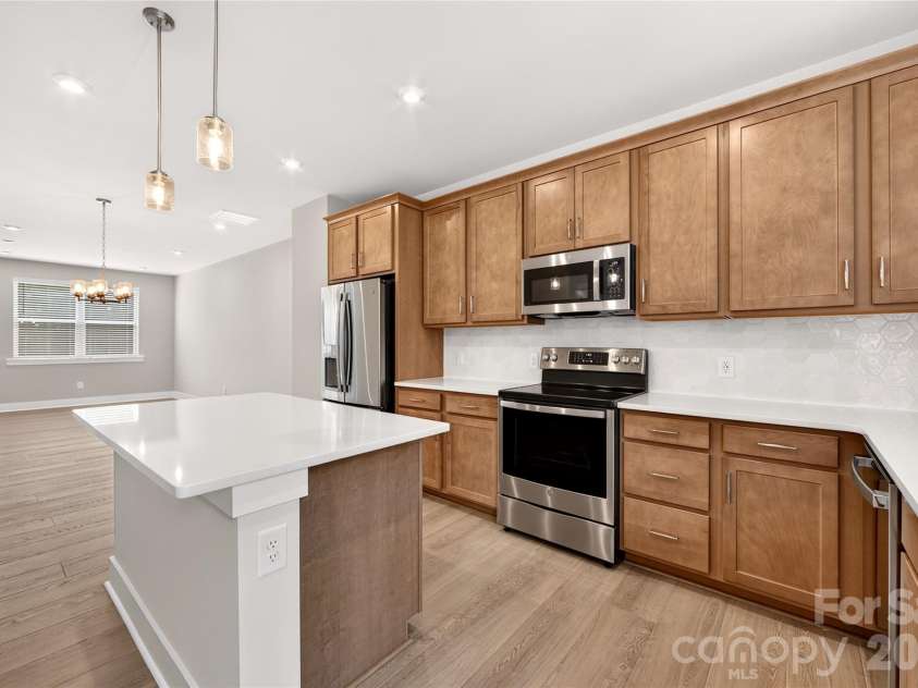 1530 Levy Way, Charlotte, NC 28205.  MLS# CAR4318066, YatesRealty ID 22632. Warm, Elevated Kitchen Design