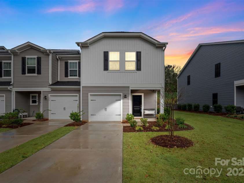 518 Tayberry Lane, Fort Mill, SC 29715.  MLS# CAR4257040, YatesRealty ID 22632. 