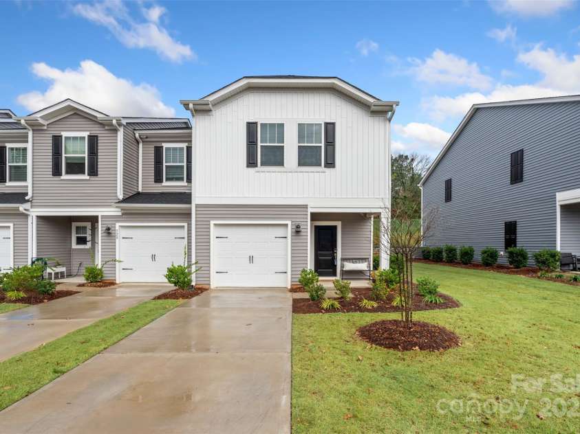 518 Tayberry Lane, Fort Mill, SC 29715.  MLS# CAR4257040, YatesRealty ID 22632. 