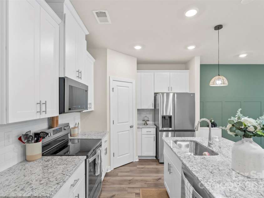 518 Tayberry Lane, Fort Mill, SC 29715.  MLS# CAR4257040, YatesRealty ID 22632. 