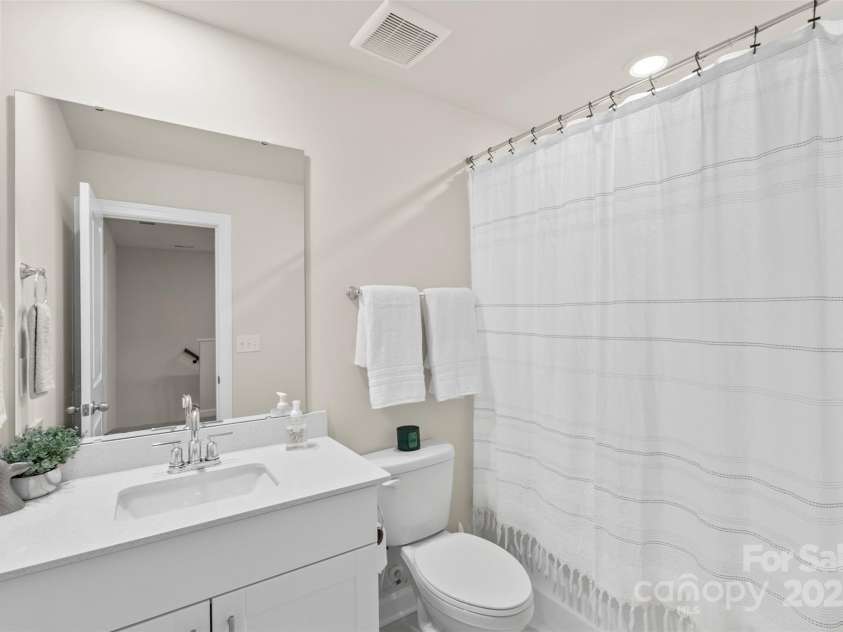 518 Tayberry Lane, Fort Mill, SC 29715.  MLS# CAR4257040, YatesRealty ID 22632. 