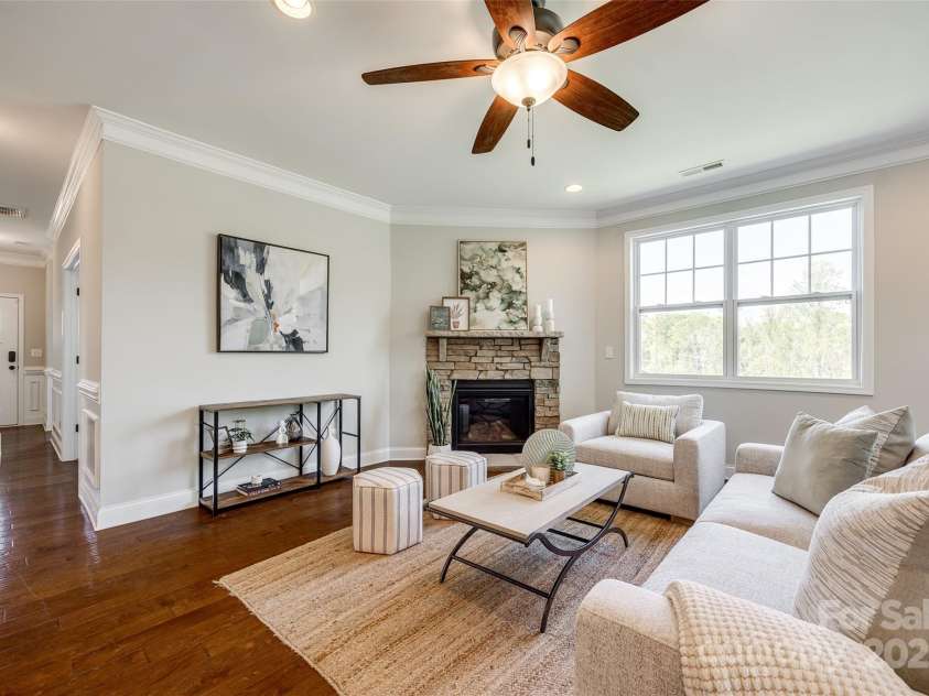 124 Rosebay Drive, Mooresville, NC 28117.  MLS# CAR4246450, YatesRealty ID 22636. 
