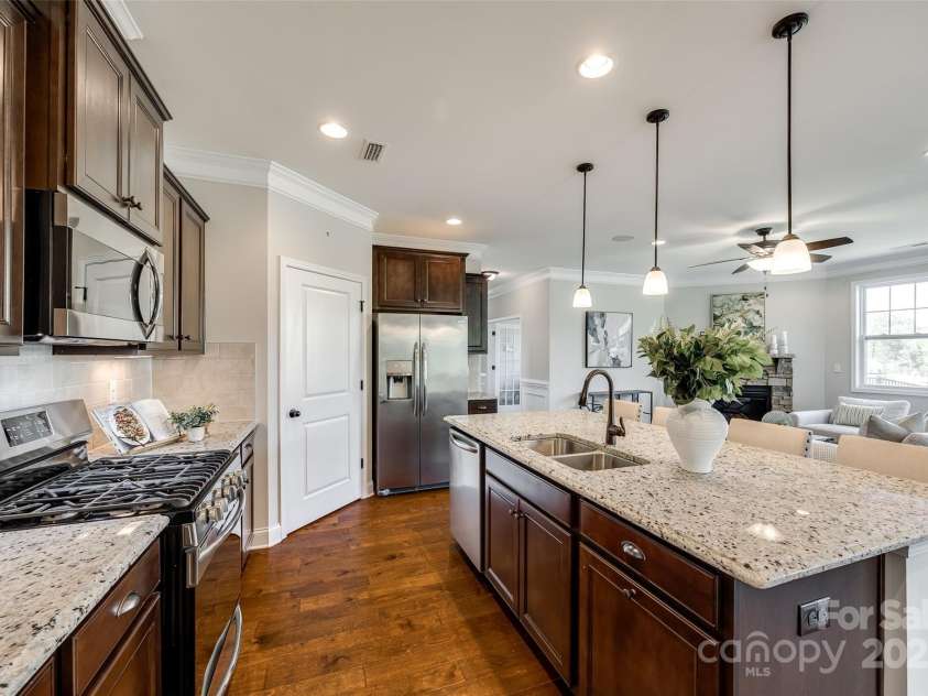 124 Rosebay Drive, Mooresville, NC 28117.  MLS# CAR4246450, YatesRealty ID 22636. 