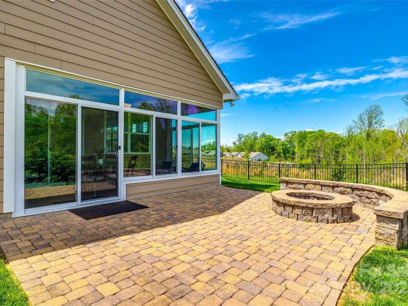 124 Rosebay Drive, Mooresville, NC 28117.  MLS# CAR4246450, YatesRealty ID 22636. 