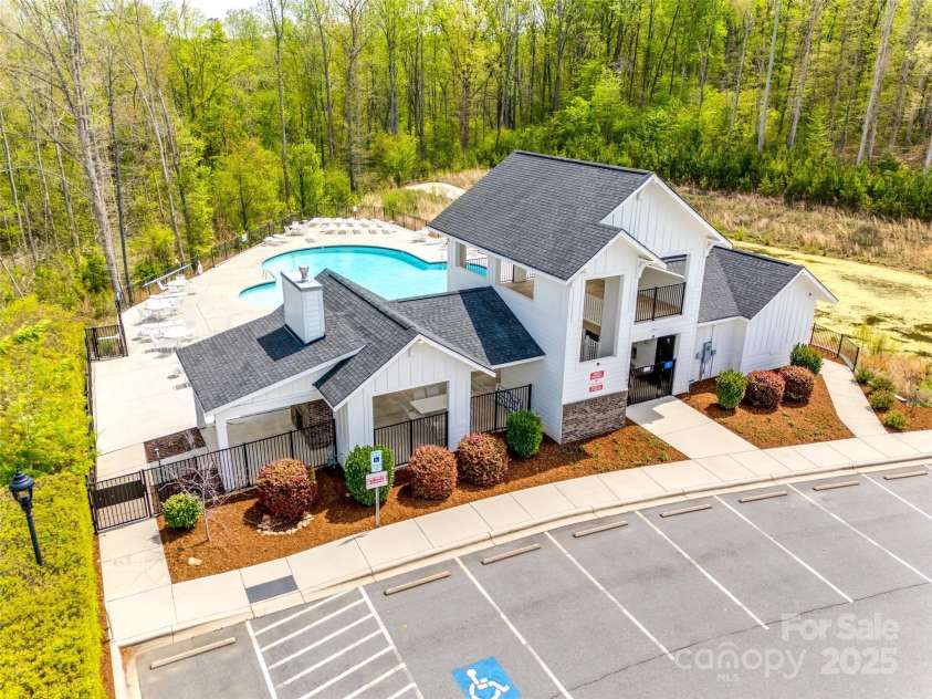 124 Rosebay Drive, Mooresville, NC 28117.  MLS# CAR4246450, YatesRealty ID 22636. 