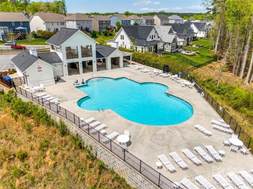 124 Rosebay Drive, Mooresville, NC 28117.  MLS# CAR4246450, YatesRealty ID 22636. 