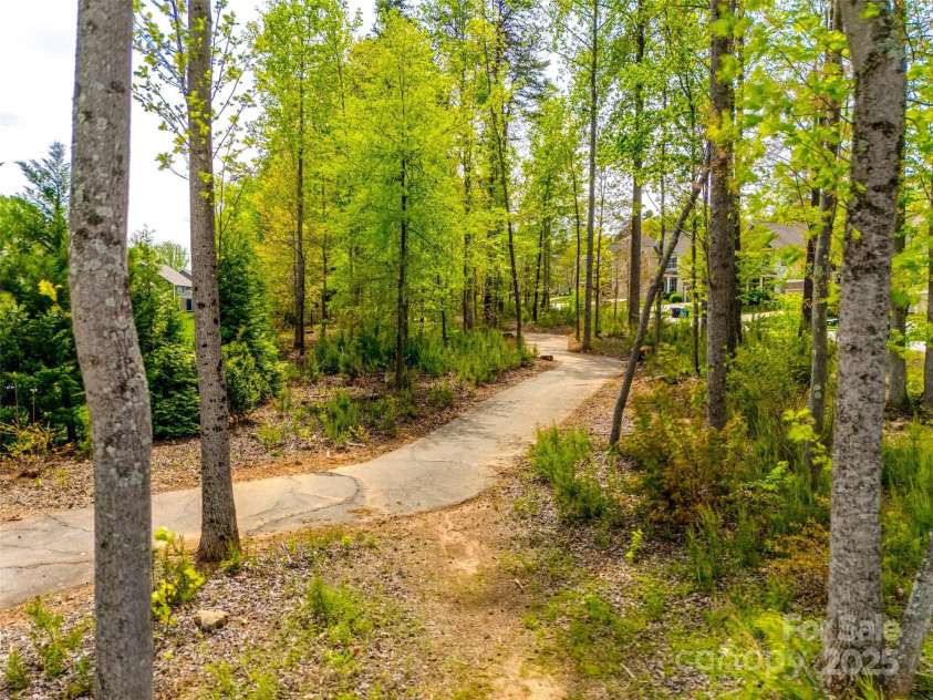 124 Rosebay Drive, Mooresville, NC 28117.  MLS# CAR4246450, YatesRealty ID 22636. 