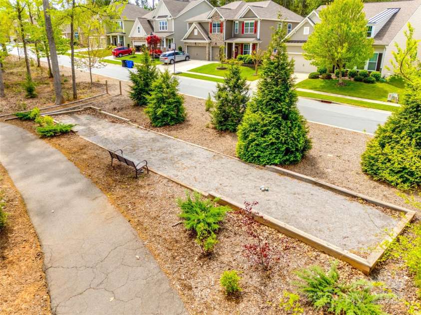 124 Rosebay Drive, Mooresville, NC 28117.  MLS# CAR4246450, YatesRealty ID 22636. 