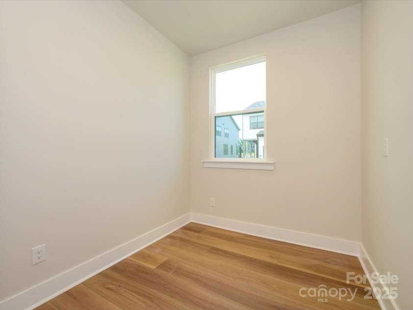 217 Halemarg Drive, Belmont, NC 28012.  MLS# CAR4318764, YatesRealty ID 22636. Dedicated Office Space on the First Floor.