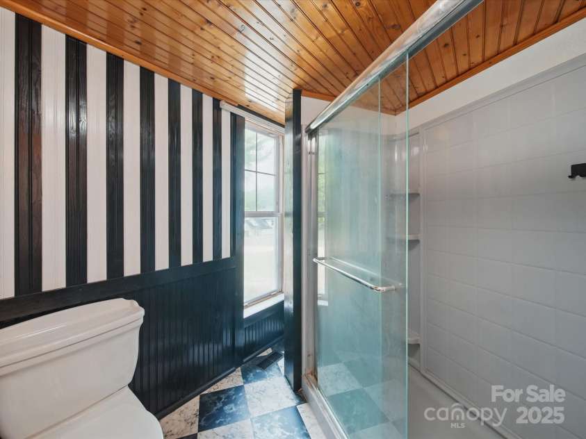 828 Main Street, Mount Pleasant, NC 28124.  MLS# CAR4264431, YatesRealty ID 22637. Primary Bathroom - entrance from both the room as well as the hallway.