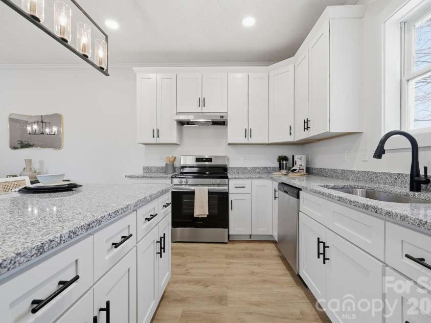 828 Main Street, Mount Pleasant, NC 28124.  MLS# CAR4330011, YatesRealty ID 22637. Kitchen