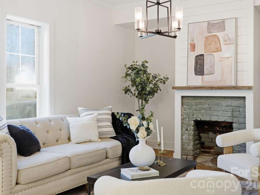 828 Main Street, Mount Pleasant, NC 28124.  MLS# CAR4330011, YatesRealty ID 22637. Living Room/ Dining Area