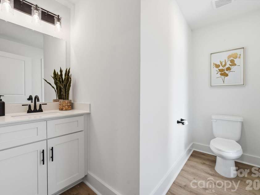 828 Main Street, Mount Pleasant, NC 28124.  MLS# CAR4330011, YatesRealty ID 22637. Powder Room