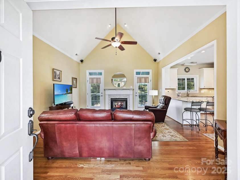 1842 Caroline Way, Fort Mill, SC 29715.  MLS# CAR4275424, YatesRealty ID 22638. 