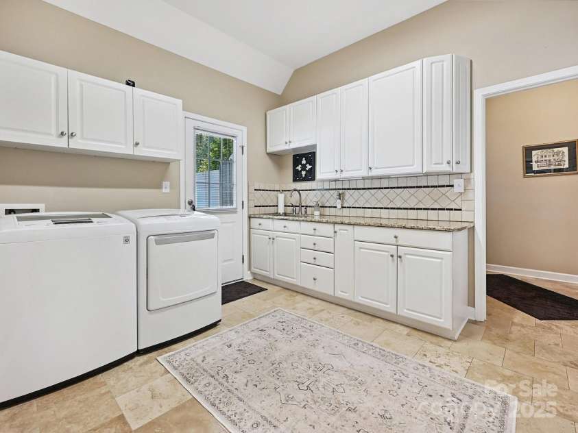 1842 Caroline Way, Fort Mill, SC 29715.  MLS# CAR4275424, YatesRealty ID 22638. 